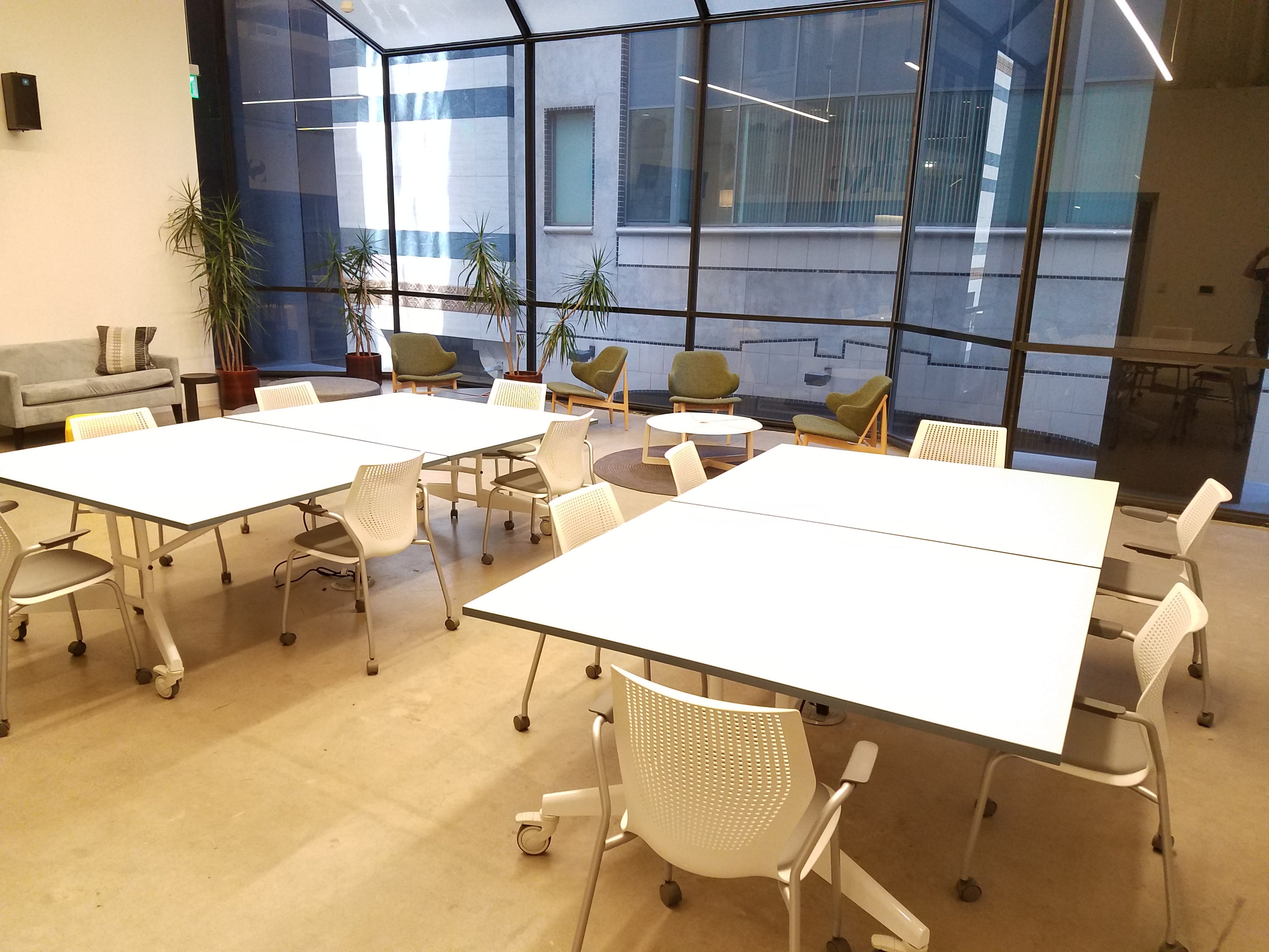 Nomad Sport - 3 in 1 -  Conference, Ping Pong and Whiteboard Folding Table by Scale 1:1
